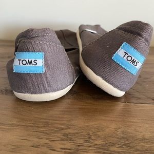Toms size 9